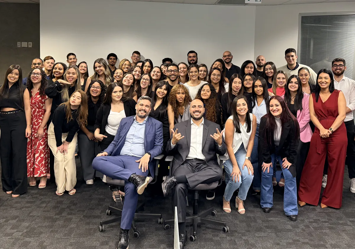 Equipe da Almeida & Matos no escritório em Alphaville